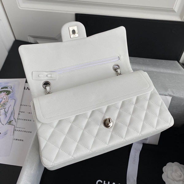 シャネルバッグレプリカ角部分ディテール